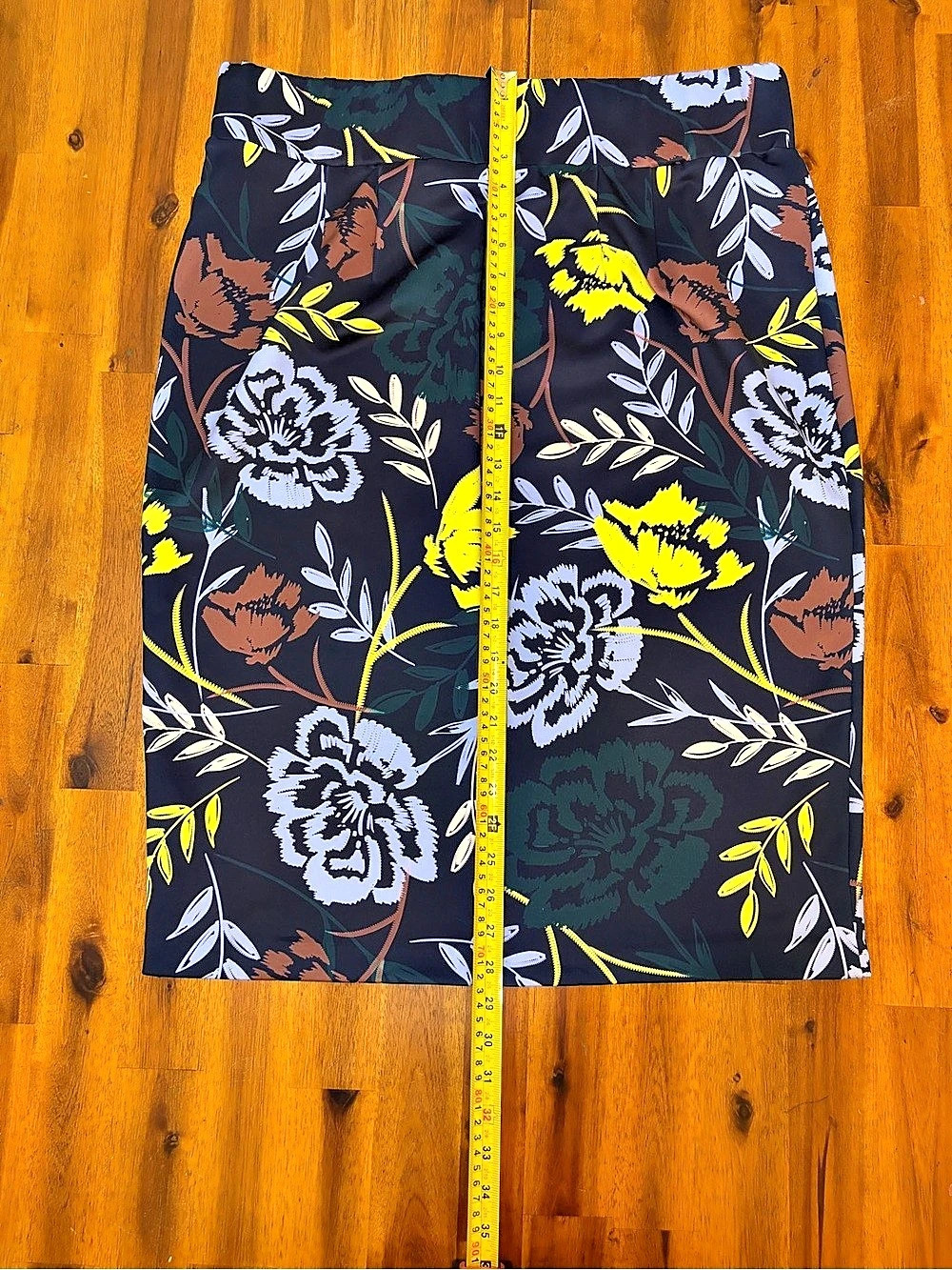 ELOQUII Floral Neoprene Scuba Pencil Skirt Black & Green Size 18 - Picture 3 of 6